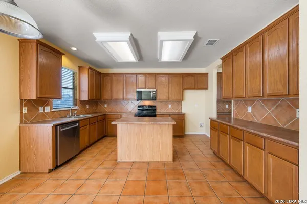 $3,300 | 3338 Bending Creek, San Antonio, TX 78261