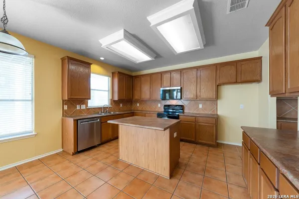 $3,300 | 3338 Bending Creek, San Antonio, TX 78261