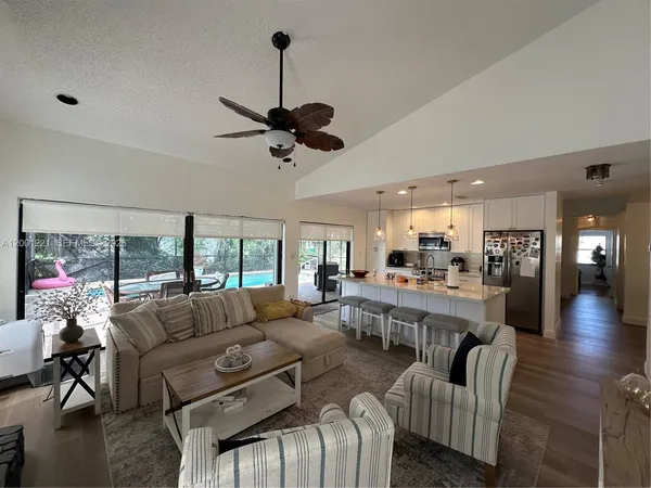 $679,000 | 7003 Northwest 40th Place, Coral Springs, FL 33065
