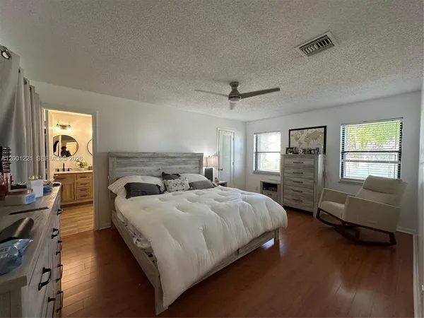 $679,000 | 7003 Northwest 40th Place, Coral Springs, FL 33065