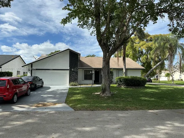 $679,000 | 7003 Northwest 40th Place, Coral Springs, FL 33065