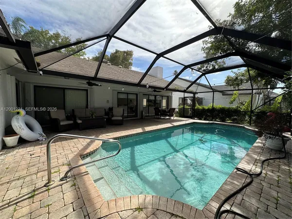 $679,000 | 7003 Northwest 40th Place, Coral Springs, FL 33065