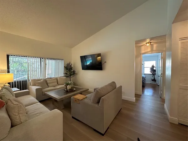 $679,000 | 7003 Northwest 40th Place, Coral Springs, FL 33065
