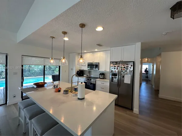 $679,000 | 7003 Northwest 40th Place, Coral Springs, FL 33065
