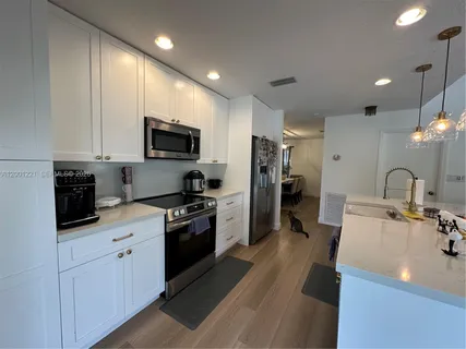 $679,000 | 7003 Northwest 40th Place, Coral Springs, FL 33065