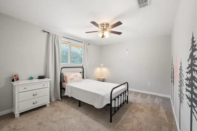 $275,000 | 2402 Woodlawn Drive, Ennis, TX 75119