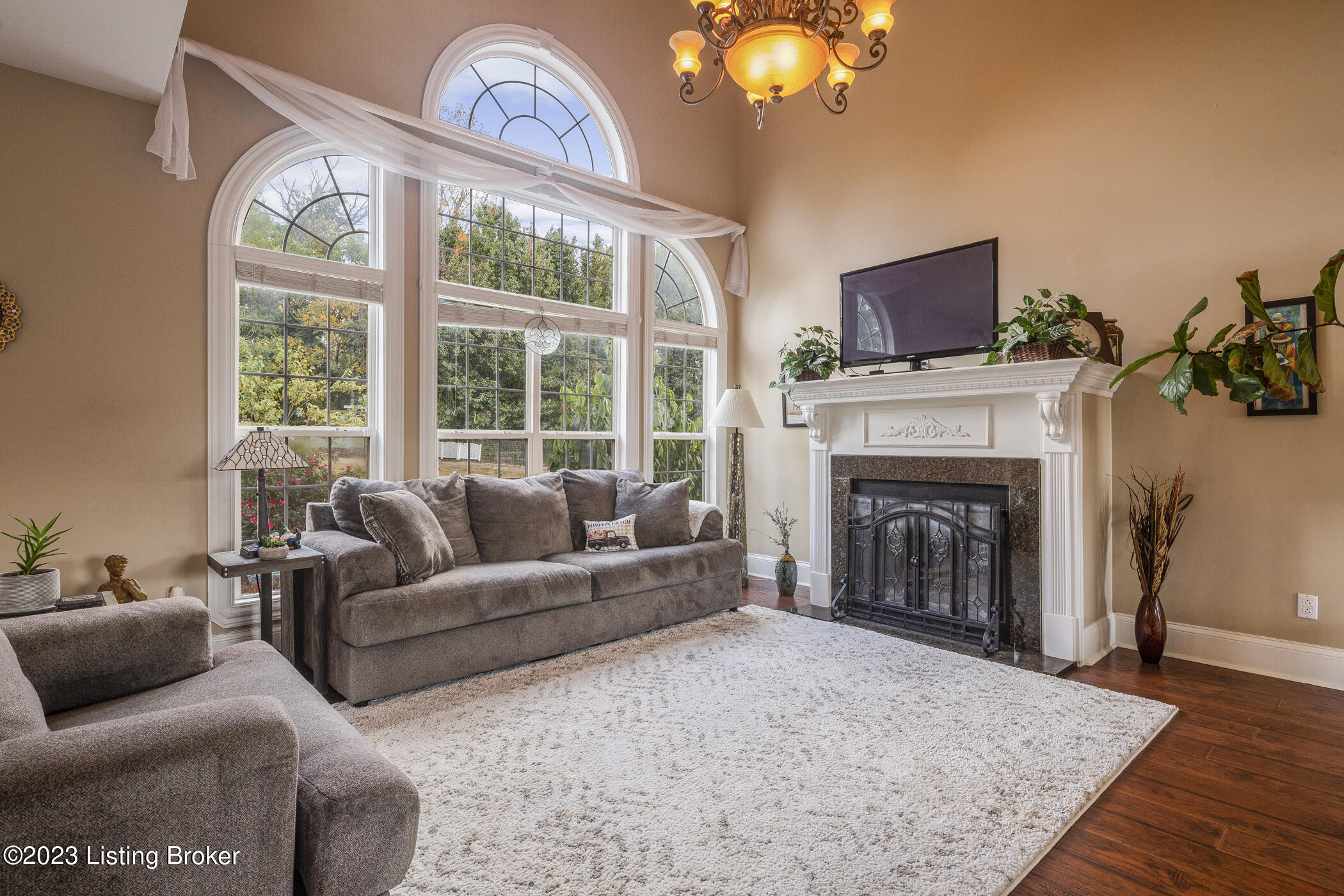 3403 Gatecreek Road Louisville, KY 40272 - Photo 30 of 33 Living Room