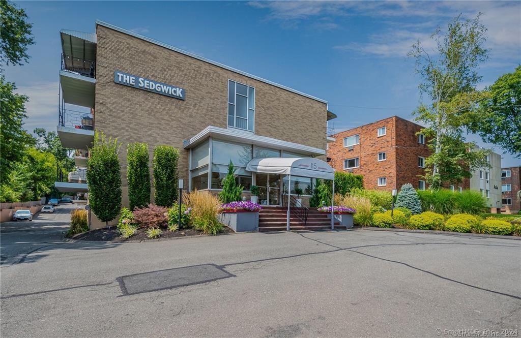 115 South Main Street, Unit A2 West Hartford, CT 06107 - Photo 3 of 14