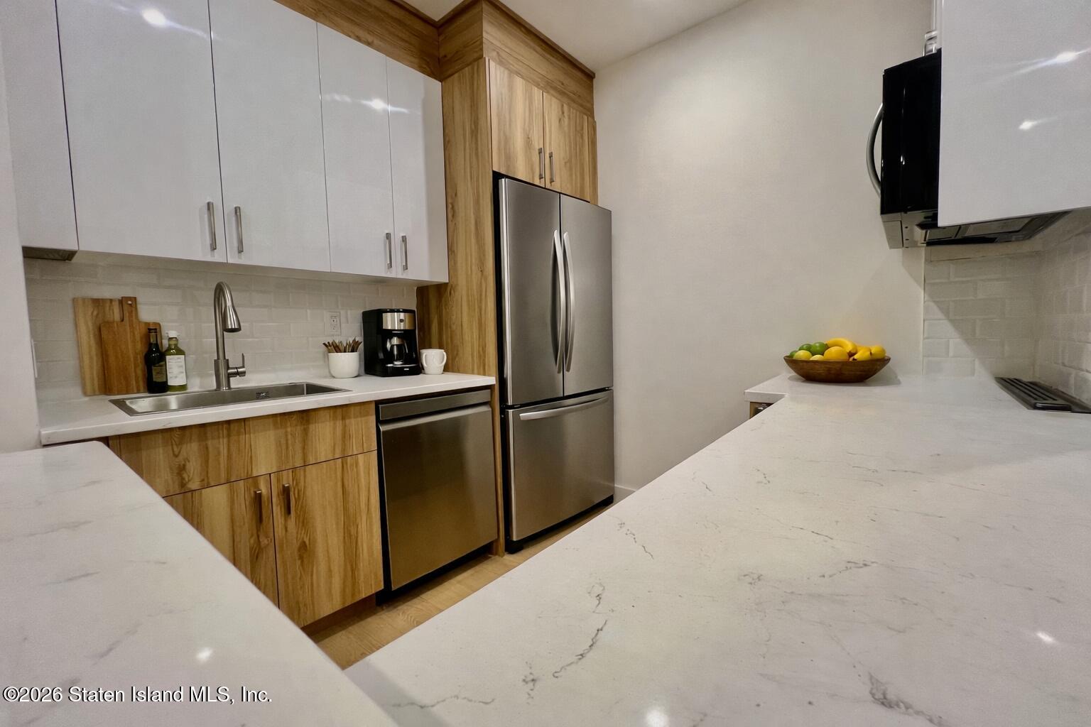 3865 Amboy Road, Unit 2A Staten Island, NY 10308 - Photo 7 of 38 IMG_8532