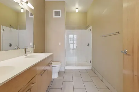 $250,000 | 1211 Lagoon Avenue, Unit 302, Minneapolis, MN 55408