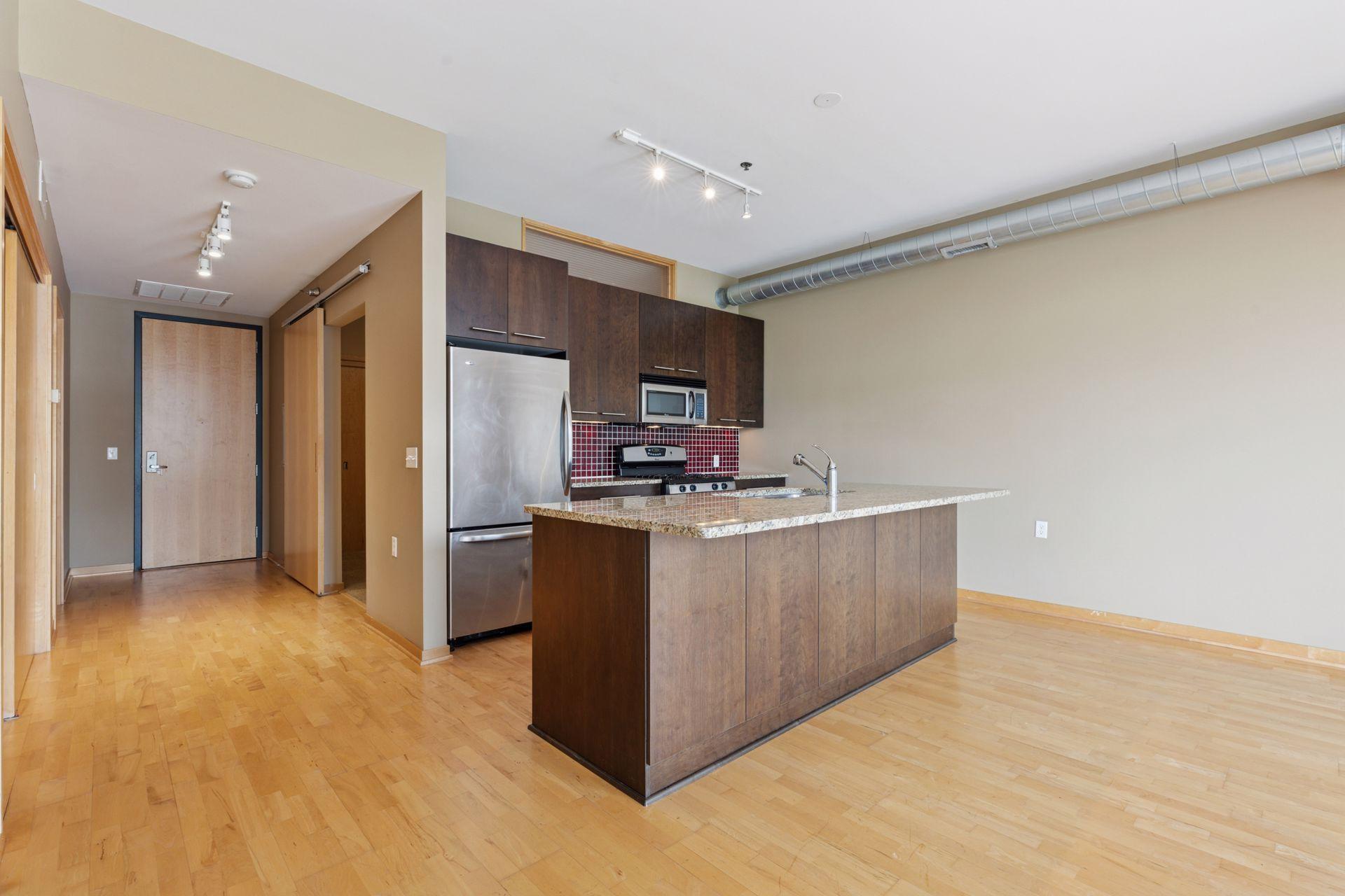 1211 Lagoon Avenue, Unit 302 Minneapolis, MN 55408 - Photo 4 of 16