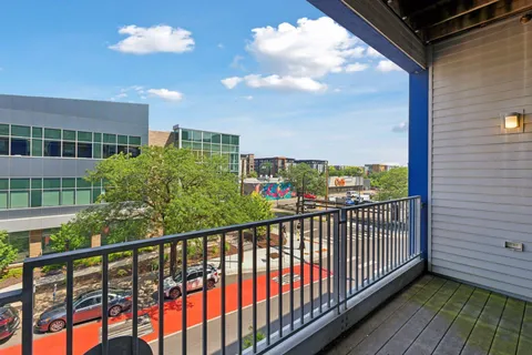 $250,000 | 1211 Lagoon Avenue, Unit 302, Minneapolis, MN 55408