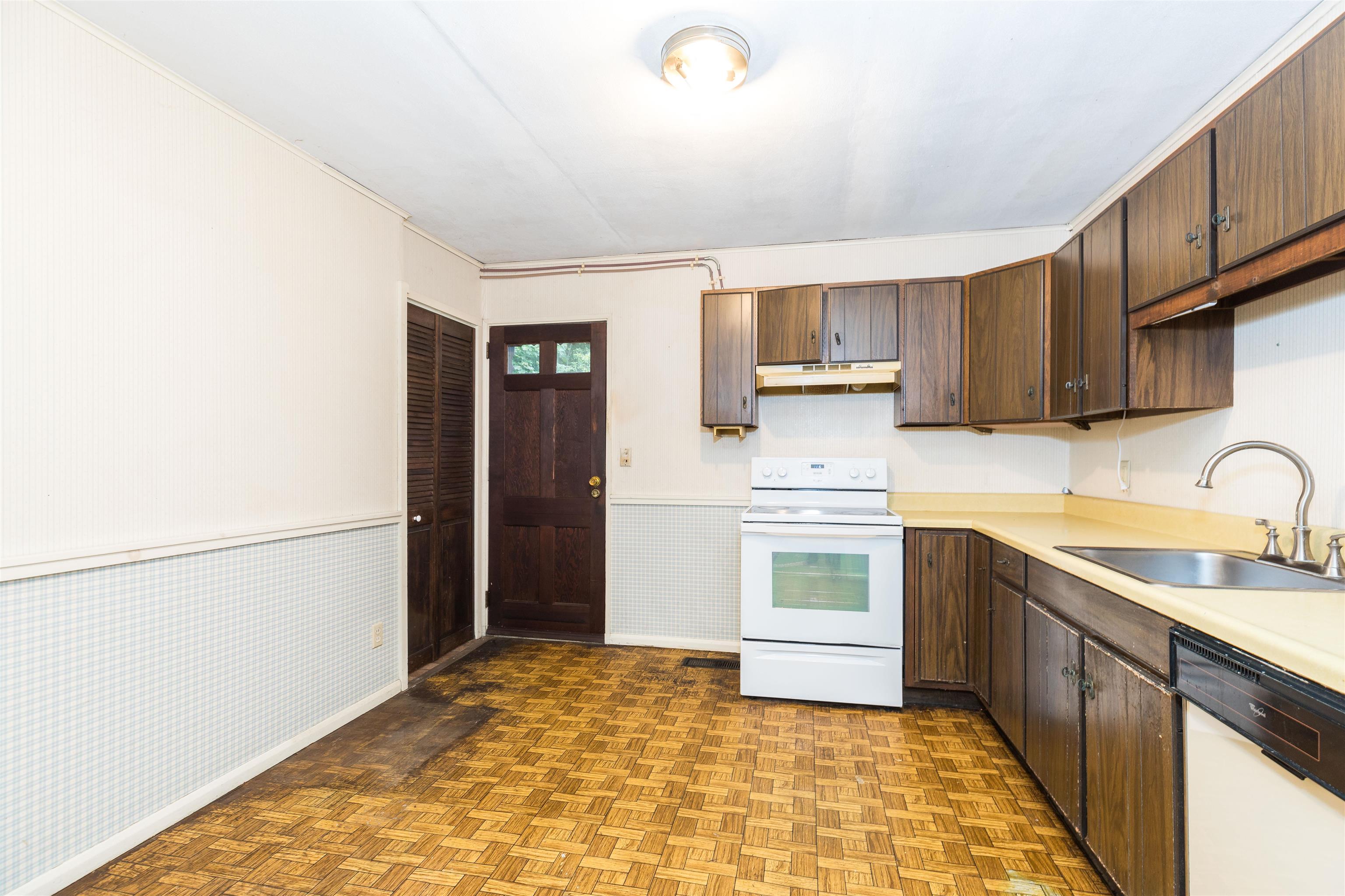 40 Leavitt Road Hampton, NH 03842 - Photo 3 of 26