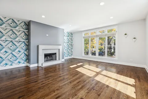 $1,100,000 | 1702 North Maplewood Avenue, Chicago, IL 60647