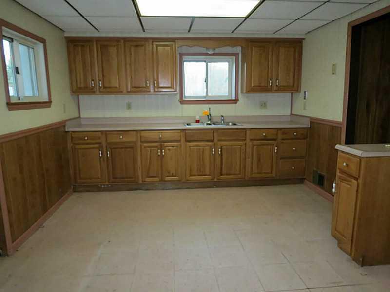549 River Road Perryopolis, PA 15473 - Photo 4 of 10 Kitchen.