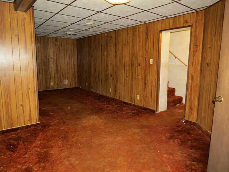 549 River Road Perryopolis, PA 15473 - Photo 5 of 10 Living Room.