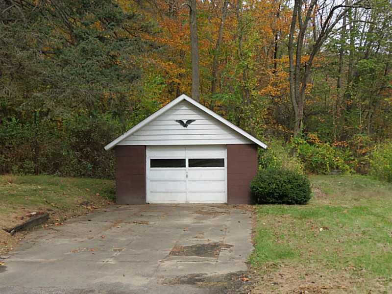 549 River Road Perryopolis, PA 15473 - Photo 10 of 10 Parking Lot/Garage.