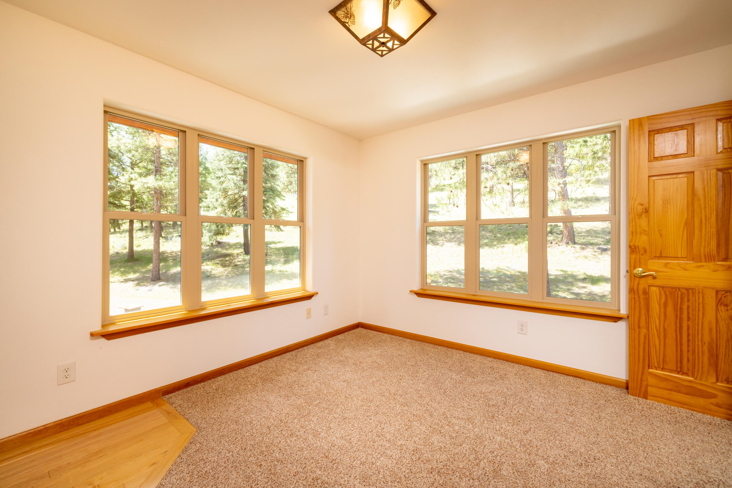 11550 Simpson Canyon Road Klamath Falls, OR 97601 - Photo 27 of 80 Upstairs Office