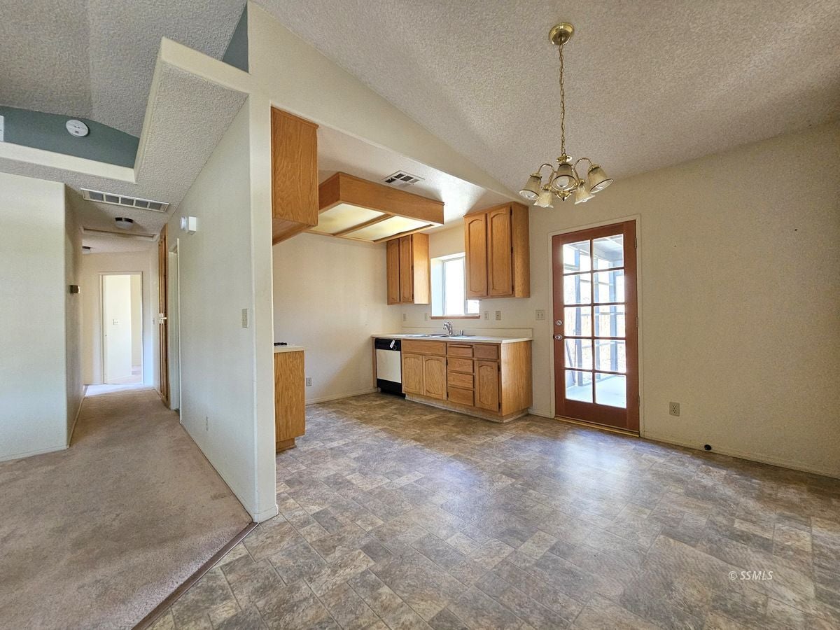 433 North Inyo Street Ridgecrest, CA 93555 - Photo 8 of 35 Gallery Image 8