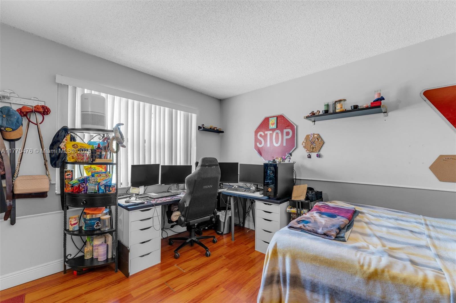 15157 Southwest 95th Street Miami, FL 33196 - Photo 12 of 47