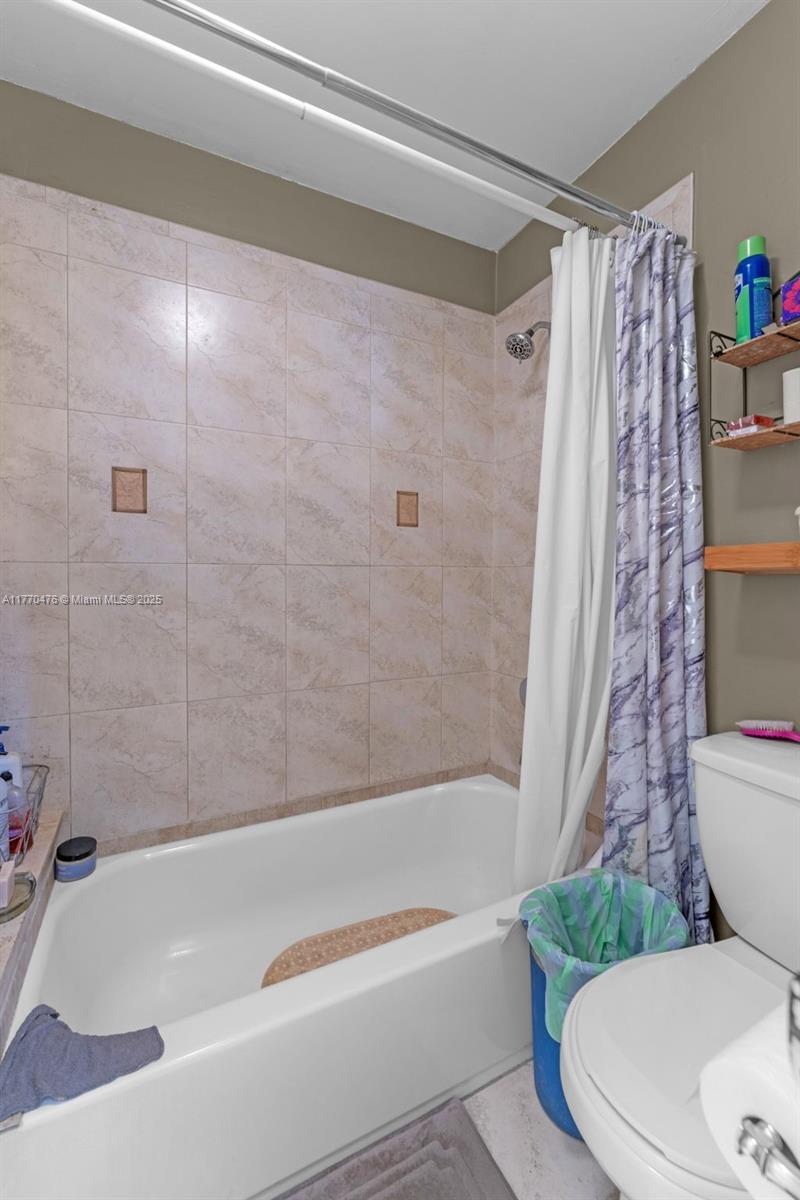 15157 Southwest 95th Street Miami, FL 33196 - Photo 13 of 47