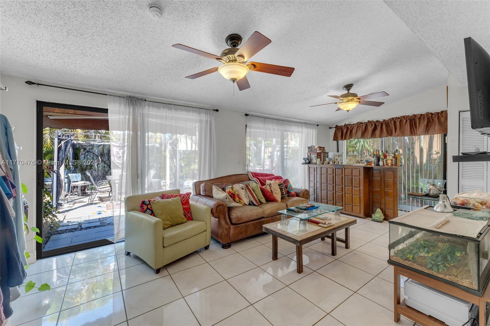15157 Southwest 95th Street Miami, FL 33196 - Photo 5 of 47