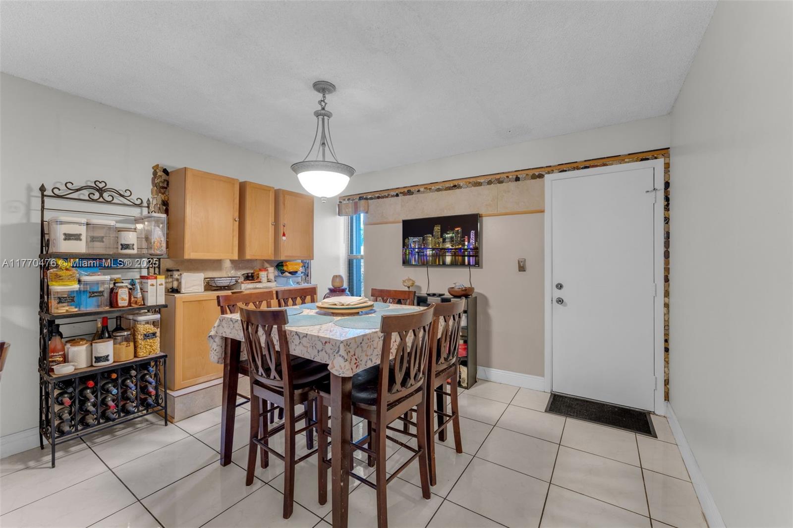 15157 Southwest 95th Street Miami, FL 33196 - Photo 9 of 47