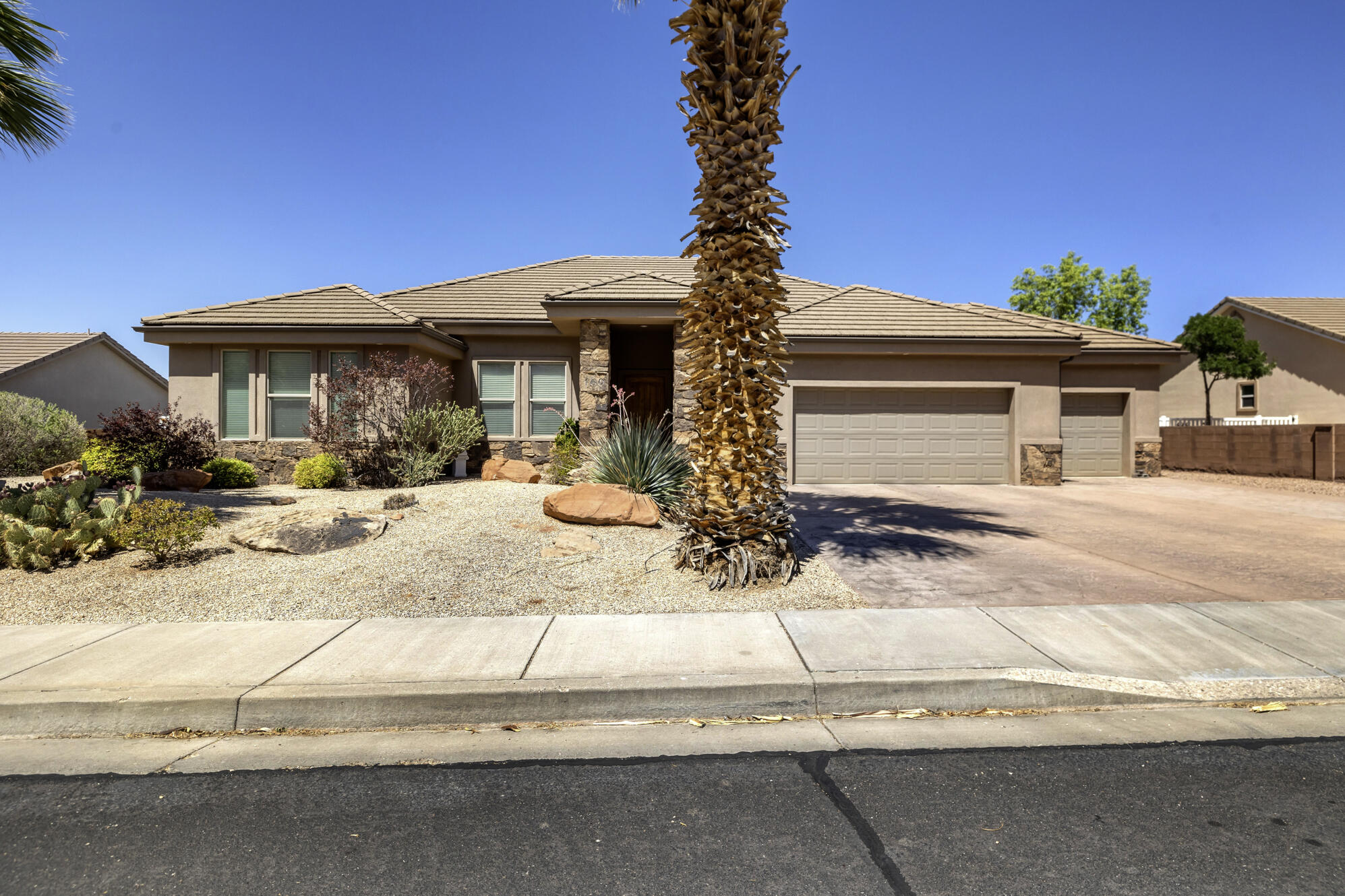 160 1210 W Circle St. George, UT 84770 - Photo 1 of 36 _B2A9095_8