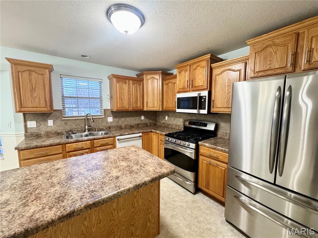 408 Magnolia Drive O'Fallon, IL 62269 - Photo 11 of 60