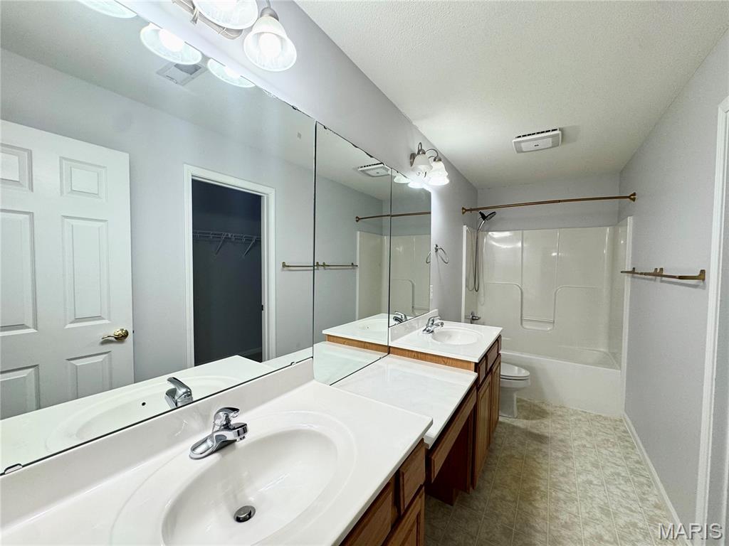 408 Magnolia Drive O'Fallon, IL 62269 - Photo 38 of 60