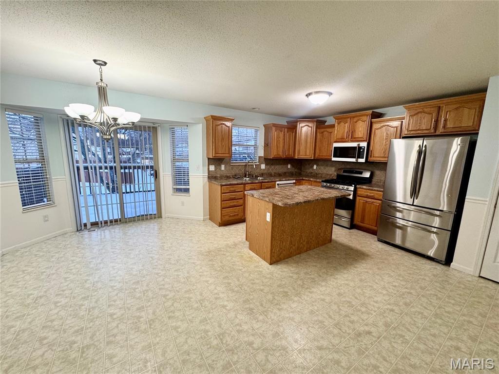 408 Magnolia Drive O'Fallon, IL 62269 - Photo 9 of 60