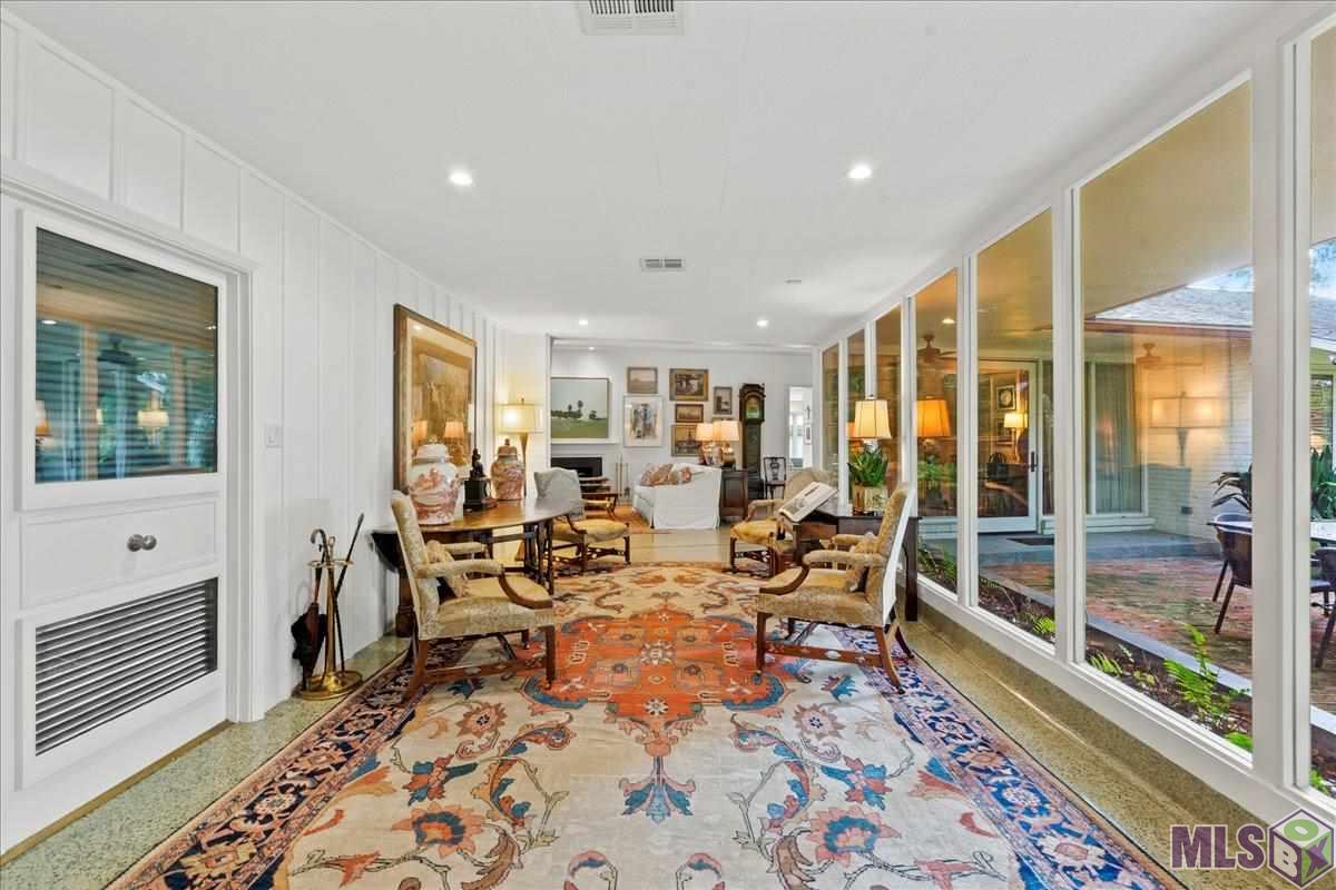 2600 Reymond Avenue Baton Rouge, LA 70808 - Photo 4 of 40 Huge Foyer