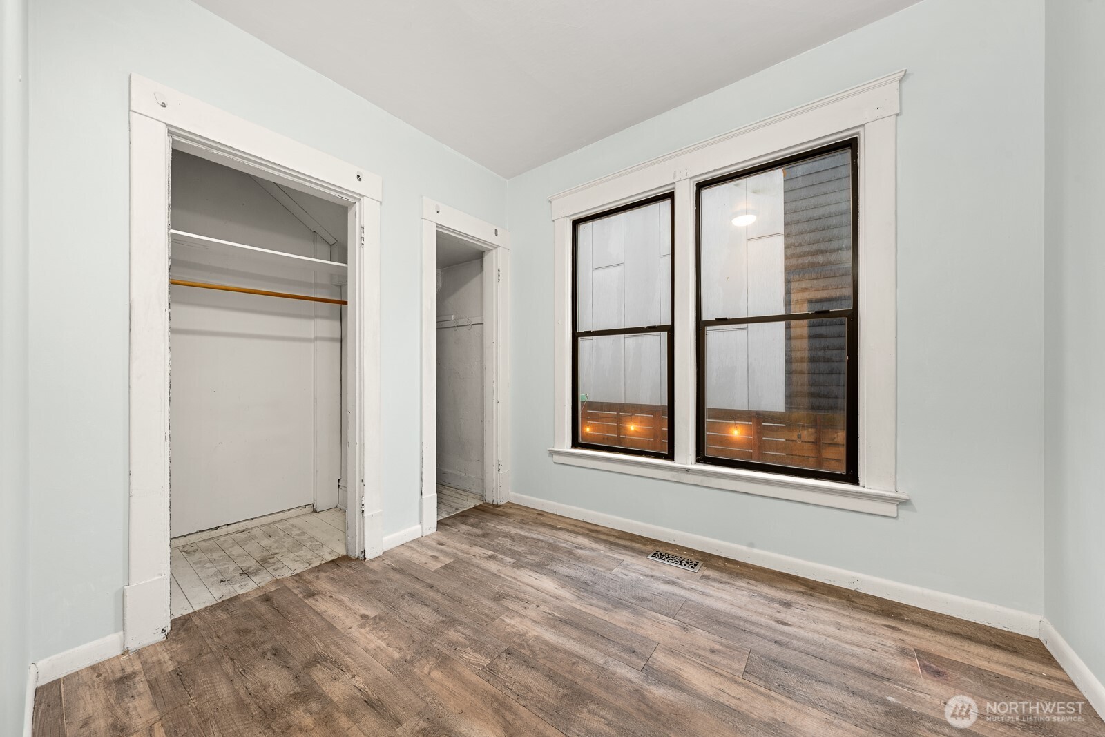 6636 Carleton Avenue South Seattle, WA 98108 - Photo 6 of 30 a view of an empty room with a window