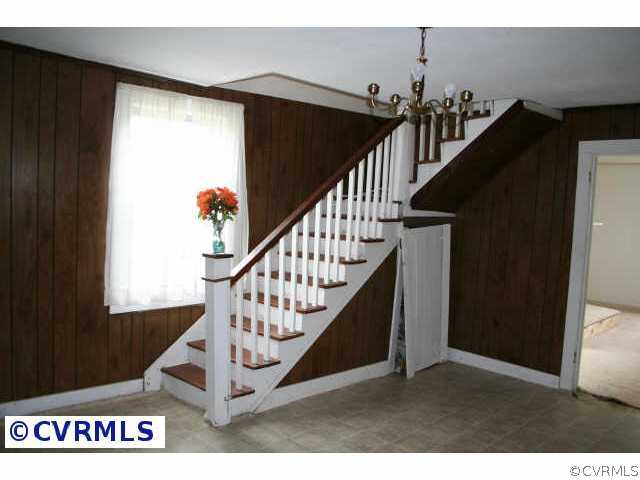 37 Jenkins Ridge Road Cartersville, VA 23027 - Photo 5 of 10 Other - Back stairway