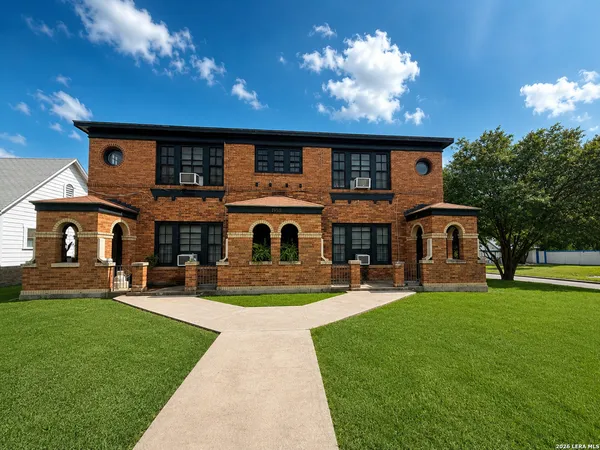 $1,000 | 1950 West Huisache Avenue, Unit 4, San Antonio, TX 78201