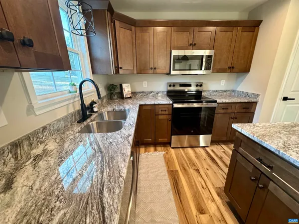 $409,900 | 200 Robinhood Road, Staunton, VA 24401