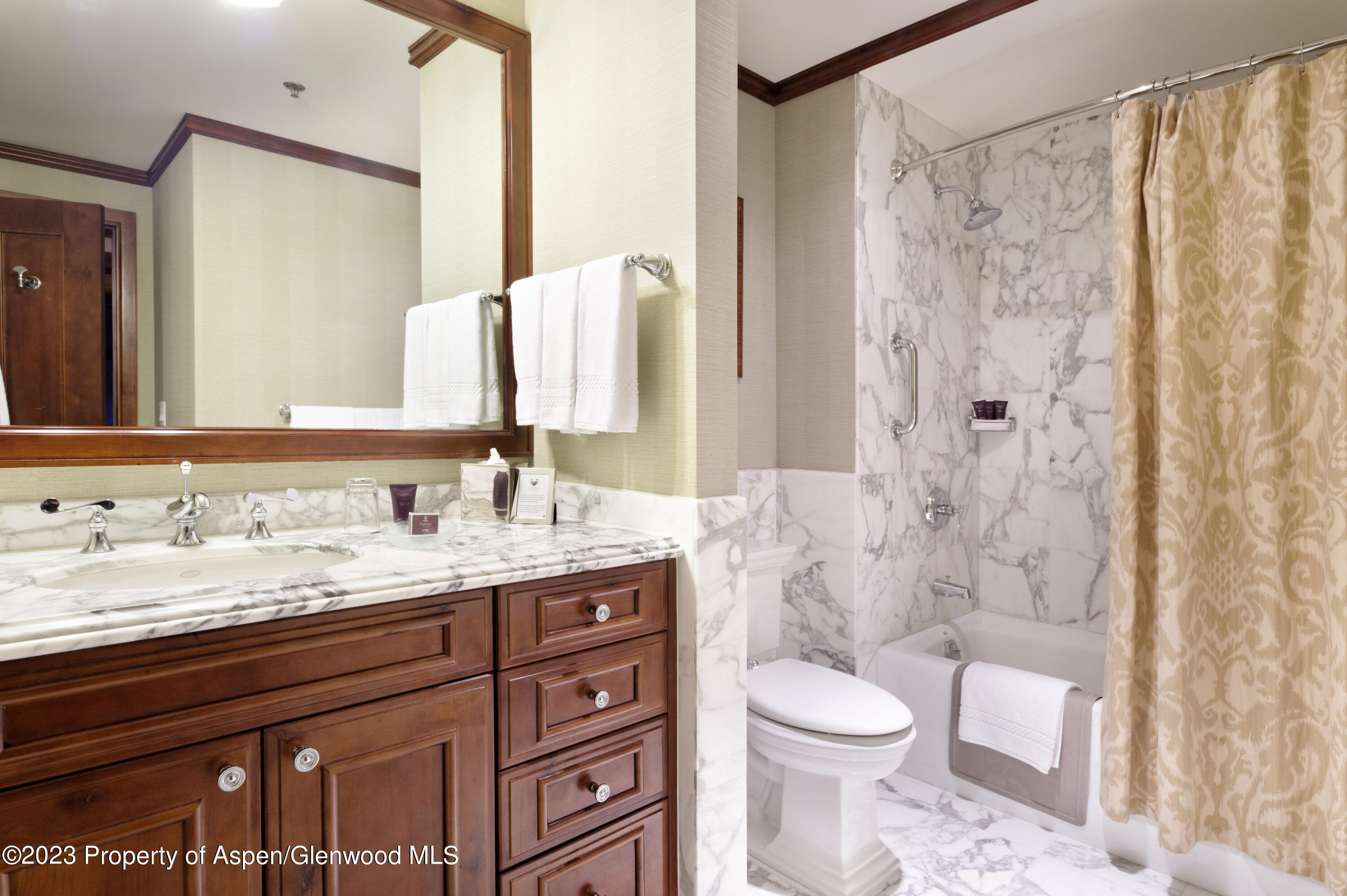 75 Prospector Road, Unit 83012 Aspen, CO 81611 - Photo 16 of 30 Interior Bath2 Web 4928x3280 (1)