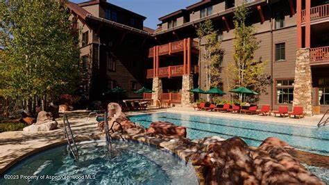 75 Prospector Road, Unit 83012 Aspen, CO 81611 - Photo 4 of 30 RCC ASPEN Pool Hottub