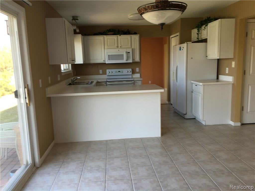 8156 Jeremy Road Belleville, MI 48111 - Photo 5 of 22 image.jpeg