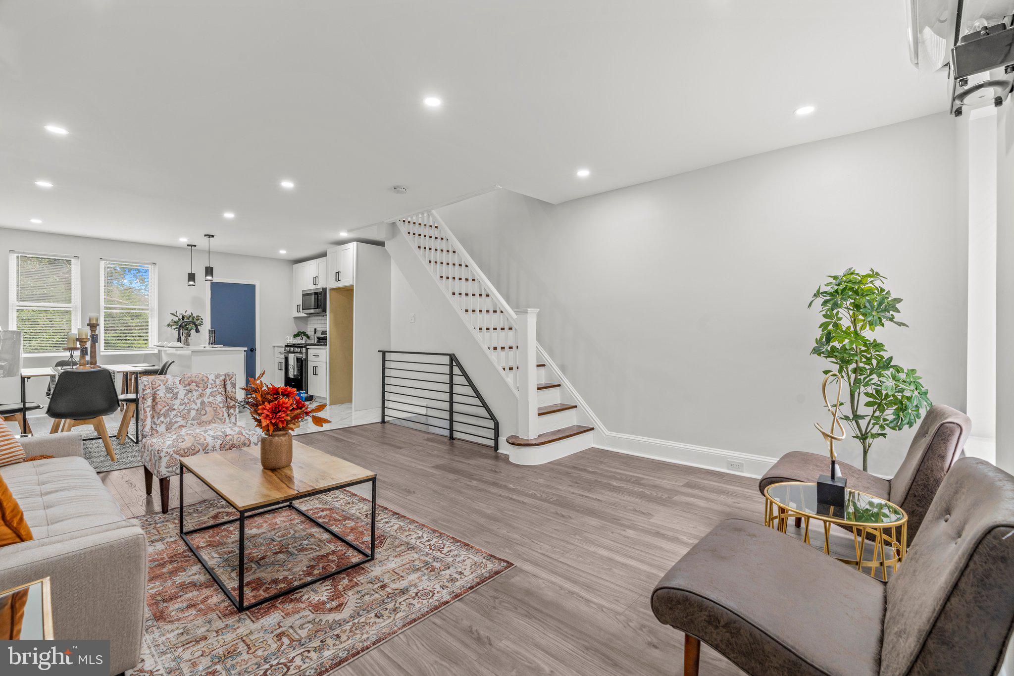 4637 Fernhill Road Philadelphia, PA 19144 - Photo 3 of 32