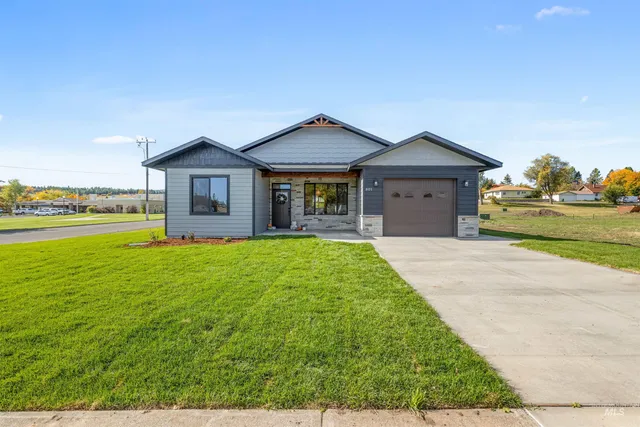 $525,000 | 801 Lewiston Street, Cottonwood, ID 83522