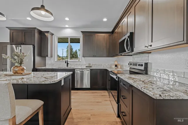 $525,000 | 801 Lewiston Street, Cottonwood, ID 83522