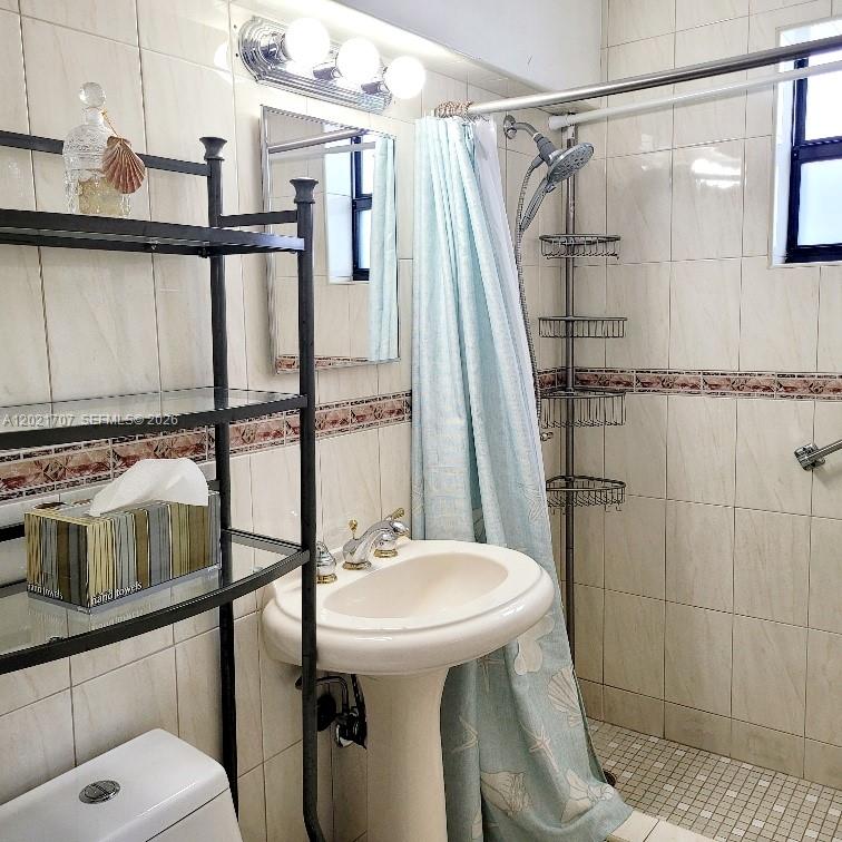 322 Harding Street, Unit B101 Hollywood, FL 33019 - Photo 14 of 25