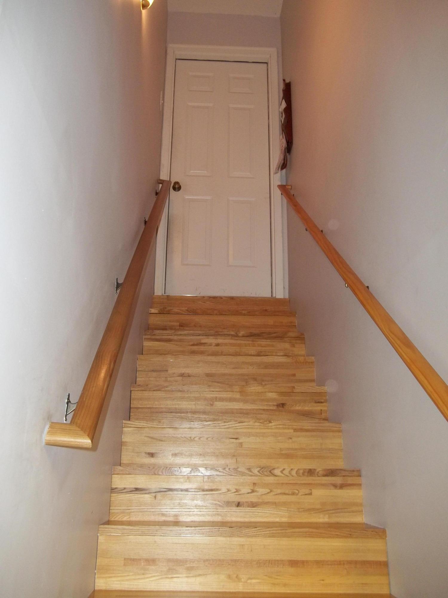 711 Johnson Road Maryville, TN 37804 - Photo 35 of 40 stiars to the main level