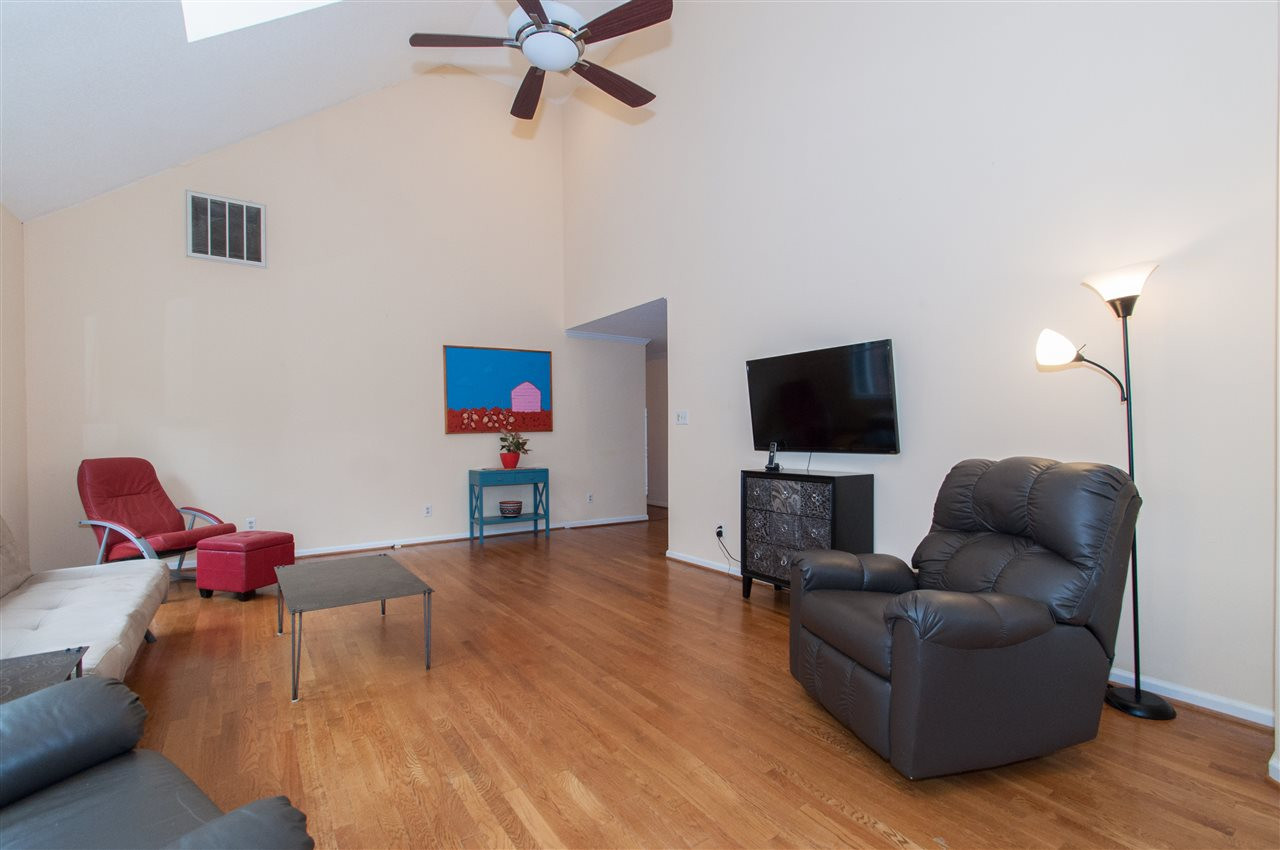 4009 Castle Court Raleigh, NC 27613 - Photo 4 of 25 Living Room