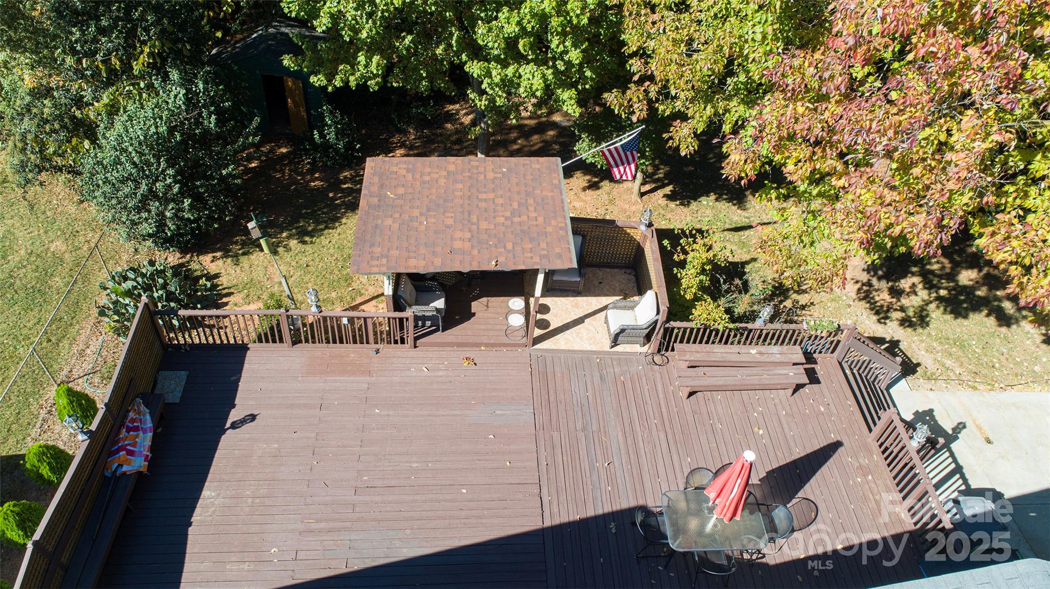 6332 Montpelier Road Charlotte, NC 28210 - Photo 7 of 30 a view of a terrace with sitting area