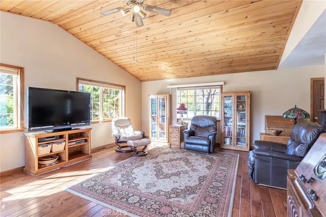 $342,000 | 16834 Lake Shore Drive, Weed, CA 96094