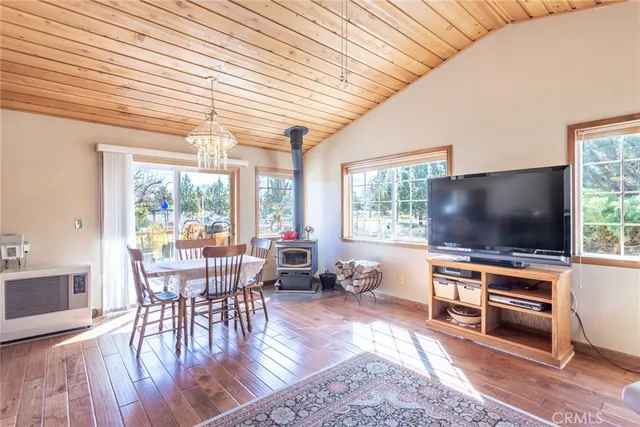 $342,000 | 16834 Lake Shore Drive, Weed, CA 96094