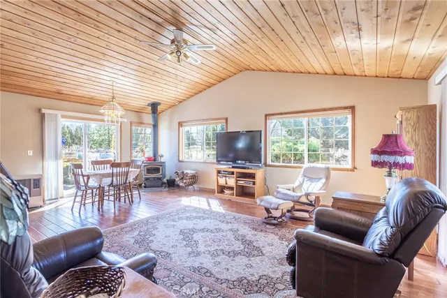 $342,000 | 16834 Lake Shore Drive, Weed, CA 96094