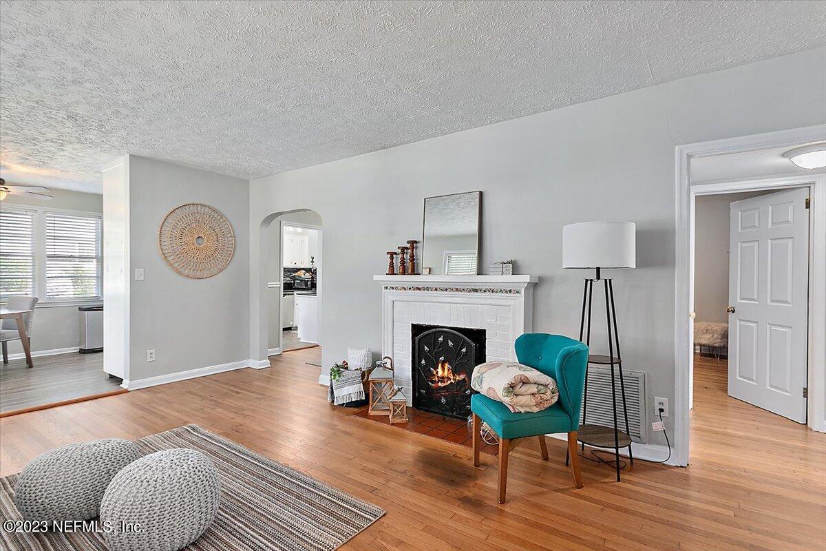 1485 Birmingham Road Jacksonville, FL 32207 - Photo 2 of 25 02-Living Room